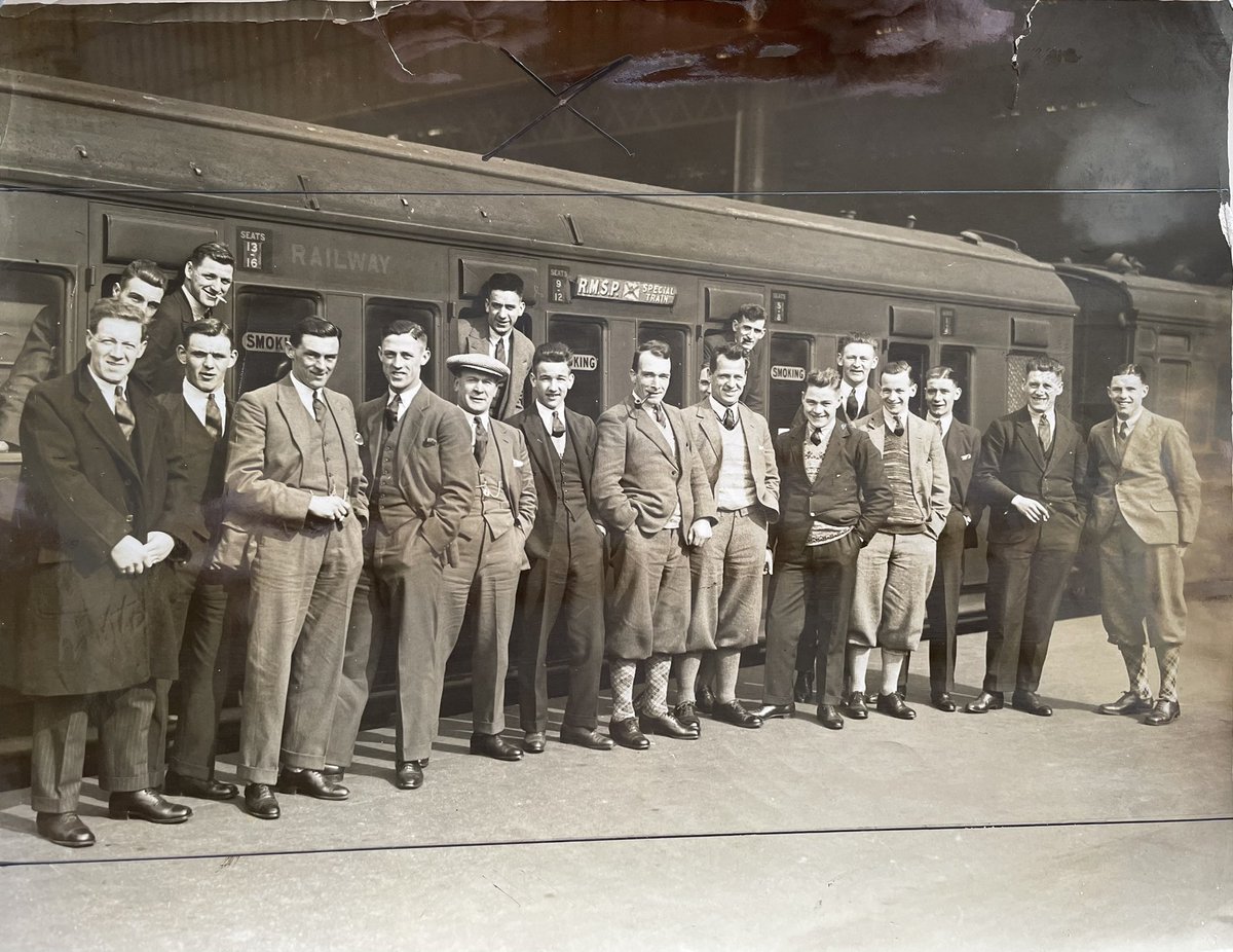 The Motherwell FC 1928 touring party at Waterloo train station heading for Southampton to board the RMSP Almanzora to set sail for 21 days to Argentina, Brazil & Uruguay. How many can you name? #heritagematters @ViejosEstadios @MotherwellFC @TheWellSociety @FormerMfc