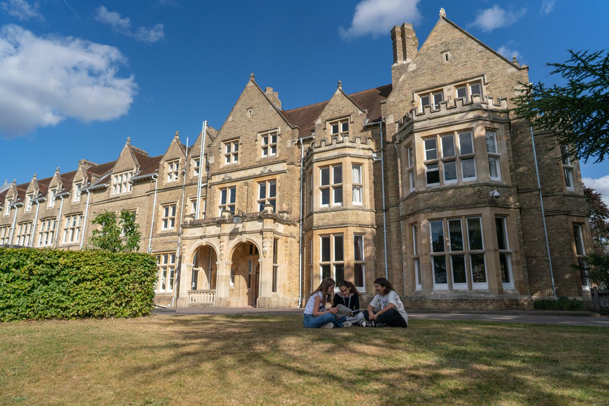 bucksmore_edu's tweet image. St Hilda's College, Oxford | Join our Intensive English programme this summer and experience life as an Oxford University student. This course is now over 70% full - don't wait to book your place. To find out more, please visit our website bucksmore.com
#bucksmore
