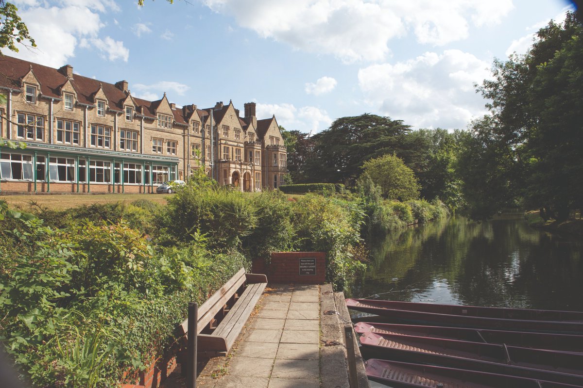 bucksmore_edu's tweet image. St Hilda's College, Oxford | Join our Intensive English programme this summer and experience life as an Oxford University student. This course is now over 70% full - don't wait to book your place. To find out more, please visit our website bucksmore.com
#bucksmore