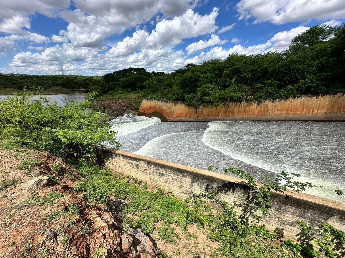 TardaKE's tweet photo. 3: Kiambere Dam is currently at 699.79 Meters Above Sea Level (mASL). Recent inspections by NEMA and WRA confirm that the Masinga and Kiambere dams' structural integrity and safety standards, ensuring public security during potential flooding. #MasingaDam #KiambereDam #SafeDams https://t.co/XQwQhzDv85