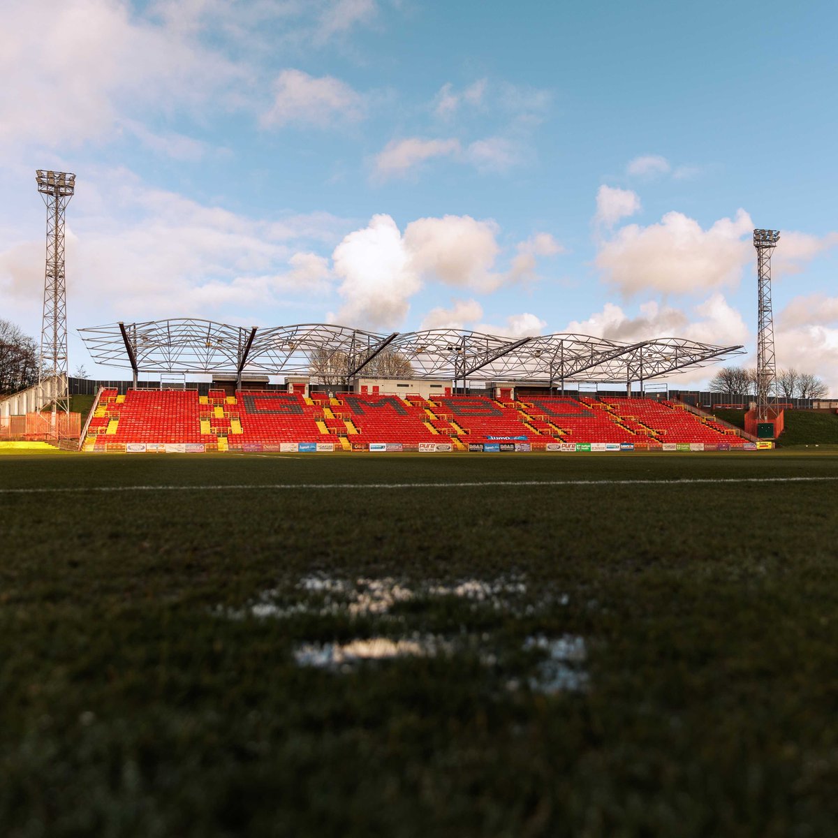 Two to go 😤 See you back home tonight, Heed Army! 🙌 🎟️ gatesheadfc.seatlab.com #WorClub ⚪️⚫️