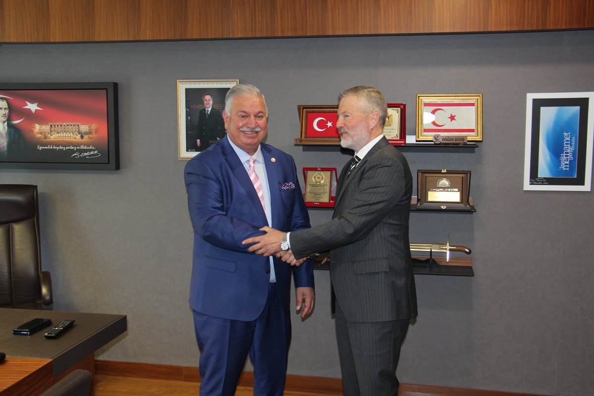 Norveç Büyükelçisi Sayın Andreas Gaarder; Genel Başkan Yardımcımız ve İstanbul Milletvekilimiz Doğan Bekin'i TBMM'de ziyaret etti. Taraflar dünyadaki son gelişmeler konusunda fikir alışverişinde bulundular.