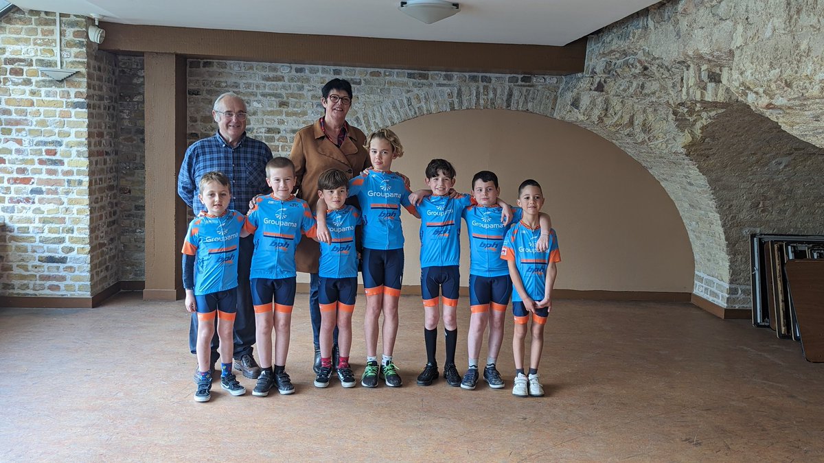 GroupamaFédé62 (@groupamafd62) on Twitter photo <a href="/GroupamaFd62/">GroupamaFédé62</a> fière d'avoir pu remettre au club #UVC Calais un jeu de maillots dans le cadre de l'opération <a href="/GroupamaNordEst/">Groupama Nord-Est</a> #tonclubtonmaillot
<a href="/LaVieGroupama/">La Vie Mutualiste Groupama</a> <a href="/JacquesLouchart/">Jacques Louchart</a> <a href="/GroupamaFd62/">GroupamaFédé62</a> fière d'avoir pu remettre au club #UVC Calais un jeu de maillots dans le cadre de l'opération <a href="/GroupamaNordEst/">Groupama Nord-Est</a> #tonclubtonmaillot
<a href="/LaVieGroupama/">La Vie Mutualiste Groupama</a> <a href="/JacquesLouchart/">Jacques Louchart</a>