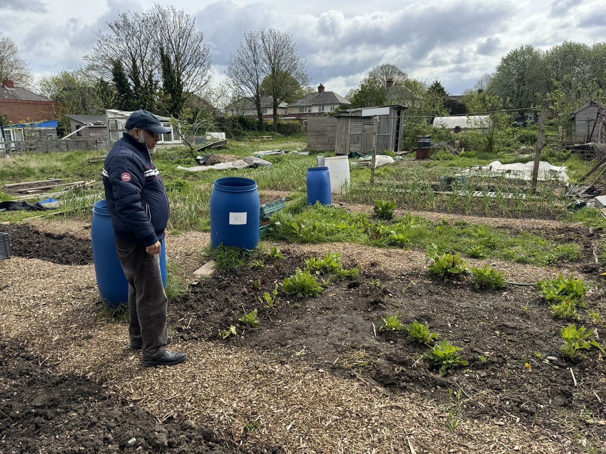 The @BOSFonline 17 April get together prior to the AGM at Winterbourne was a good catch up following @RHSBloom #NationalGardeningWeek and enjoyed Ward End Birmingham gardeners #forktokitchen produce and tour of Spring 2024 plots @Innercitygarden @BDAC_allotments @NaturallyBirmi1