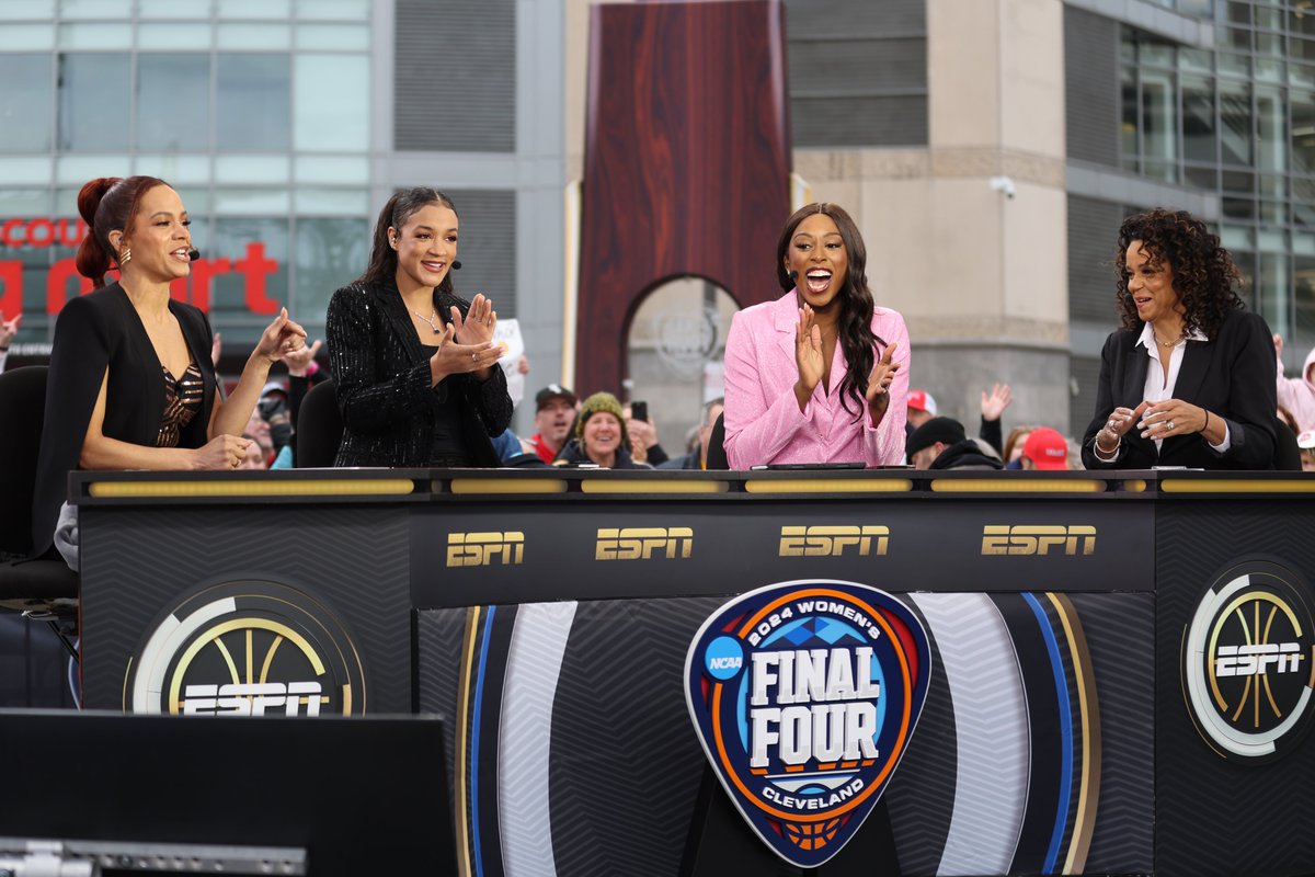 Oh yes, we get to talk w/ 2 of my fave's in @elleduncanESPN & @Andraya_Carter as we discuss Caitlin Clark, Dawn Staley, ratings, debate what makes a GOAT, & women's sports living it's best life right now... ENJOY! apple.co/44a1k9m spoti.fi/4aXmERp