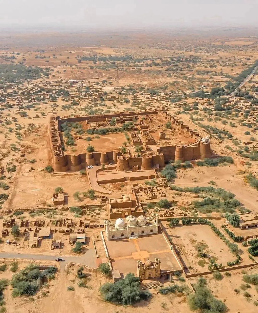 Derawar Fort additional points.

> The walls have a perimeter of 1500m and stand up to 30m high.
> There r 40 circular bastions, 10 on each side.
> In 1733, it was captured by the Nawabs of Bahawalpur.
> The Moti or Pearl Mosque stands nearby.