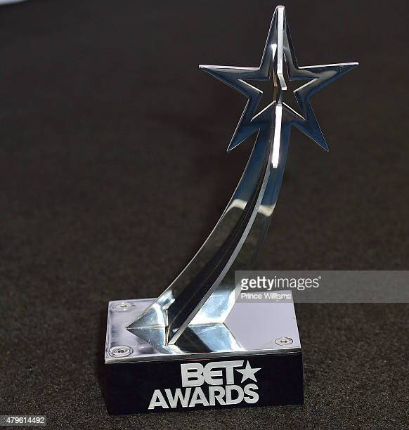 BhigBonet_1's tweet photo. Only one Reggae/Afro-Dancehall artist in Africa has all these plaques…

▪️GMA - 7 🏆🏆🏆🏆🏆🏆🏆
▪️BET - 1🏆
▪️IRAWMA - 🏆🏆🏆
▪️AFRIMMA - 🏆🏆🏆🏆

…And you still want to be my neighbor! #Ekelebe https://t.co/vGbCYFsbFV