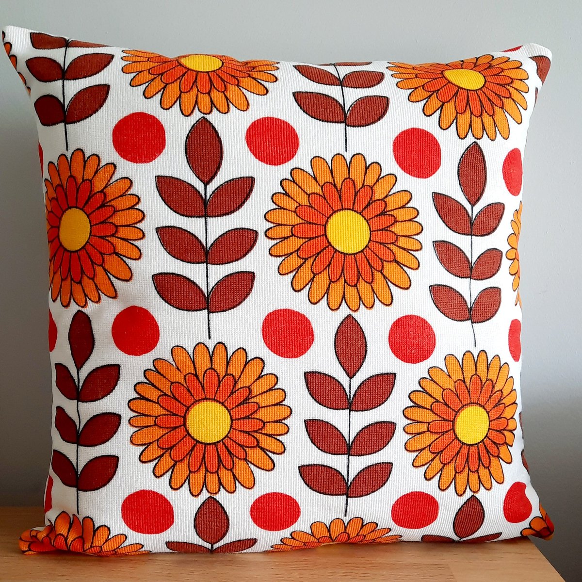 CreationsLara's tweet photo. Three available - two different sizes
To suit 16" insert - £19 each
To suit 18" insert - £21 each
https://t.co/2IZeZKyc0i
#HandmadeinScotland #MHHSBD #ShopIndie https://t.co/T1AKeeF9Bp