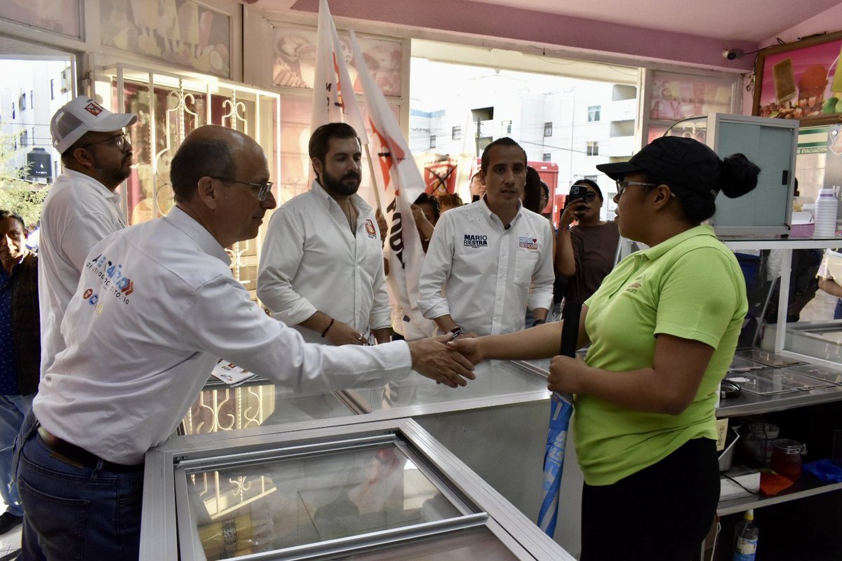 AleCanedoP's tweet image. Acompañé a mi amigo @marioriestra a visitar a los vecinos de Villa Frontera.

Estoy seguro que en equipo se lograrán grandes cosas para el #Distrito10.

¡Gracias por su respaldo!

#ContigoVieneLoMejor #DaleJaleConAle