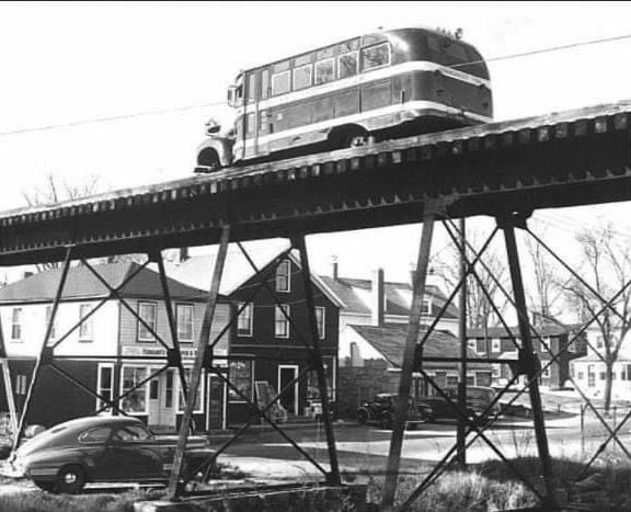 Ok I NEED to know more about this “train bus” (?!?!?) that used to run on the trestle track through Wakefield and Peace Dale!

Does anyone have info about how this worked and when it ran?