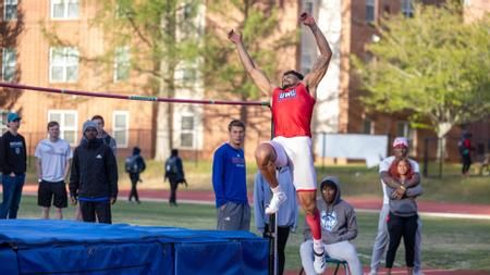 The latest from UWG Athletics: Donatlan Named GSC Field Athlete of the Week #WeRunTogether buff.ly/3vY7Za0