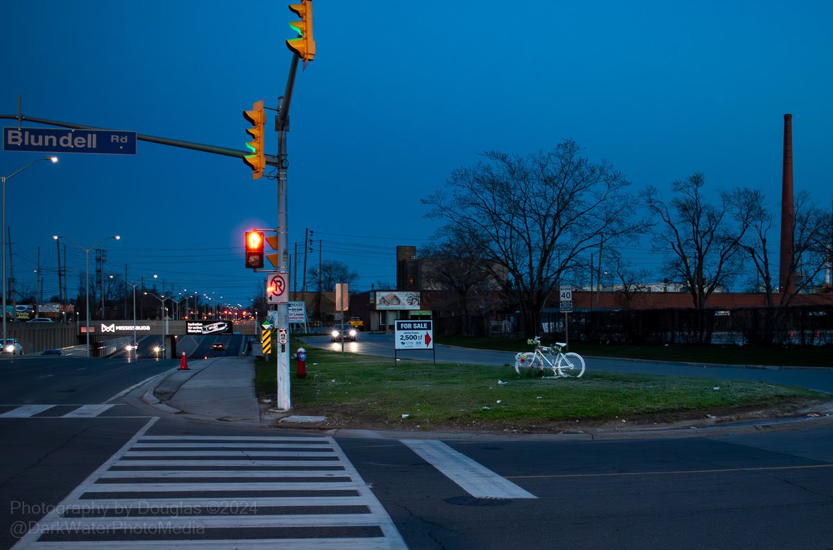 Ghost bike of Nicholas Ramdeyall, is still a stark reminder on Dixie Rd. & Blundell Rd.  - Mississauga, Ontario.   #BikeSauga #BikeTO #OttBike #CyclingMississauga #BikeMississauga 

*can't tag bicycling Mississauga - oddness.