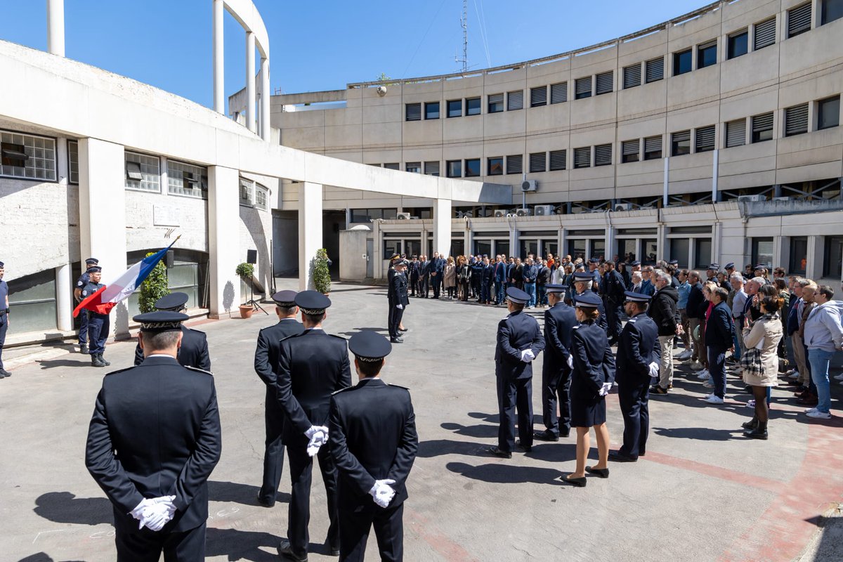 Zoom sur la prise de fonction et l'installation dans son poste de Cheffe du District et Commissaire Centrale #AixEnProvence de la Commissaire Divisionnaire Sandrine Destampes @PoliceNationale