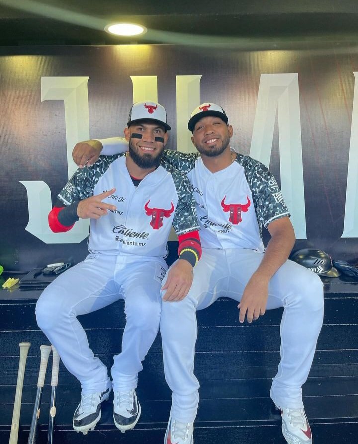 Gabriel Noriega y José Mujica con los Toros de Tijuana en la Liga Mexicana de Béisbol. 😎 ¡Desde la Legión Caraquista le deseamos una exitosa campaña en la liga de verano en México a ambos peloteros de los Leones del Caracas! 🎉🎉🎉🎉 #SomosLegión🦁😎🔥