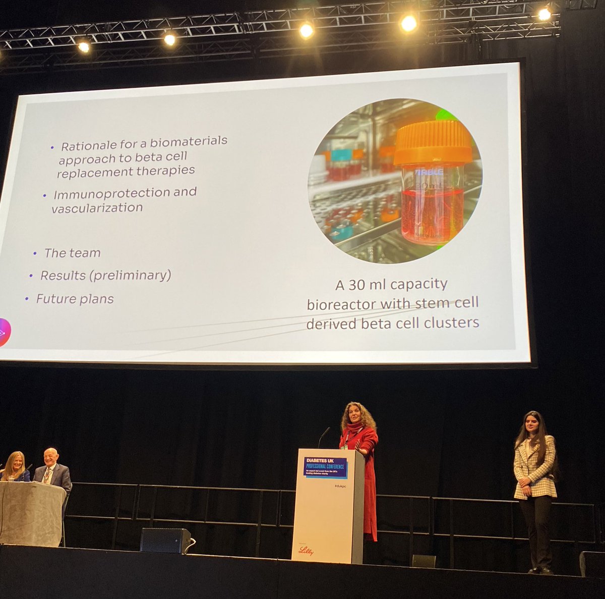 Diabetes UK Research (@duk_research) on Twitter photo @stevemorganfdn <a href="/simonrheller/">Simon Heller</a> <a href="/JamesCantleyLab/">James Cantley Lab</a> Next we’re hearing from Dr Vicky Salem and <a href="/rea_tresa/">Rea Tresa</a> who are bio-printing a protective skeleton made of hydrogels, so transplanted beta cells can survive, thrive, and not be broken down by the immune system 💧 @stevemorganfdn <a href="/simonrheller/">Simon Heller</a> <a href="/JamesCantleyLab/">James Cantley Lab</a> Next we’re hearing from Dr Vicky Salem and <a href="/rea_tresa/">Rea Tresa</a> who are bio-printing a protective skeleton made of hydrogels, so transplanted beta cells can survive, thrive, and not be broken down by the immune system 💧