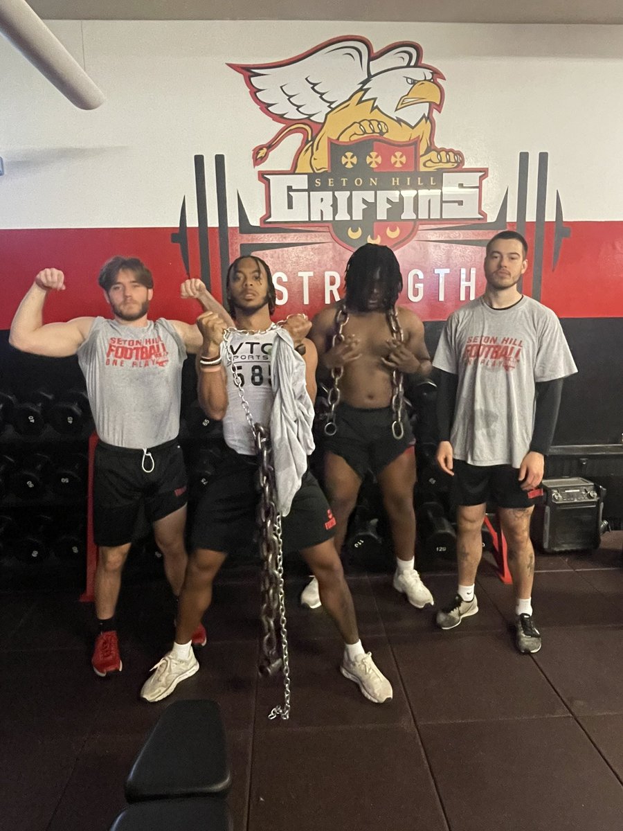 SHU_FBALL's tweet photo. The Griffins put in work this morning 🔥

Weight Room Warriors 💪🏽 https://t.co/LBftDoTItR