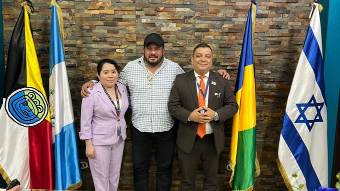 MPGuatemala_EN's tweet photo. #PM #InterinstitutionalStrenghthening #AgreementSigned #FollowingUp #Meeting #Petén
With the aim of contributing to inter-institutional strengthening and following up on the agreement signed between the Public Ministry and the National Association of Municipalities, https://t.co/cvYkJC4ea8