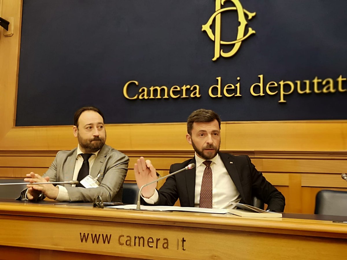 w_rizzetto's tweet photo. A @Montecitorio ho presentato il libro “Lavoro e produttività in Italia” di @GS_LAbbate. Il volume mette in luce le sfide future del sistema lavorativo italiano e suggerisce strategie concrete per migliorare l’ambiente di lavoro e l’efficienza delle attività svolte. https://t.co/iP3j8Aw9Hp