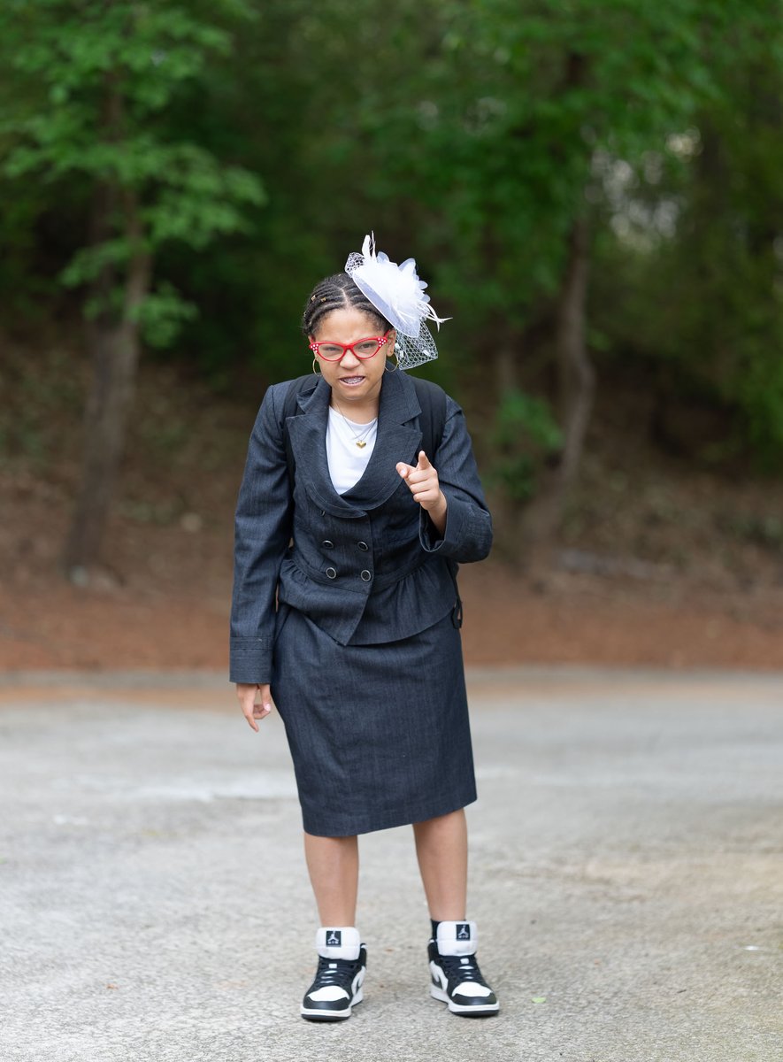 ManuelScott's tweet photo. Spirit Week, teachers are dressing like students and students are dressing like teachers today. This is my daughter's "teacher" outfit. I asked her to give me an "angry teacher face," and this is what I got. LOL! I love her! #prouddad #spiritweek #spiritweekfun https://t.co/NgyQZWdipX
