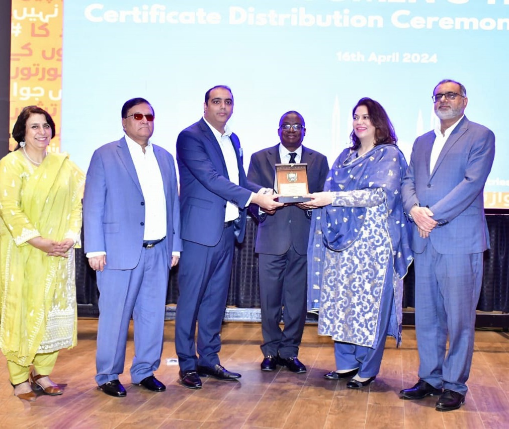 Lansana Wonneh, Country Rep of @unwomen_pak, praised @ncswpk's efforts in #EconomicGrowth of women at the Eid Milan & Award distribution event. He emphasized that individuals, societies, & nations thrive when women are empowered to overcome economic barriers. #WomenEmpowerment