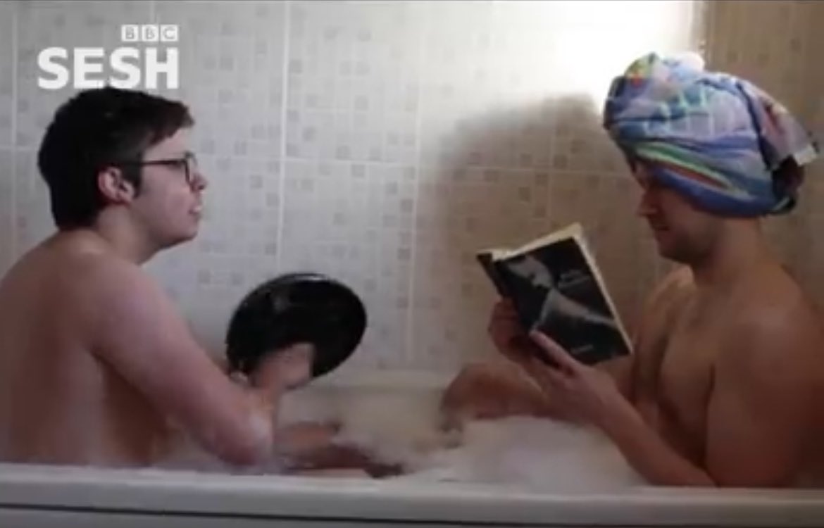 The lovely <a href="/Dheanasaur/">Dhean</a> (off of TikTok) joins me on the Worst Time Podcast this week!

To prove I haven’t always been as smutty as my recent on air slip up would suggest, here’s a wholesome photo of us both in a 2019 <a href="/bbcsesh/">BBC Sesh</a> video.

open.spotify.com/episode/0Ryd9R…

#memories #lotsoffun