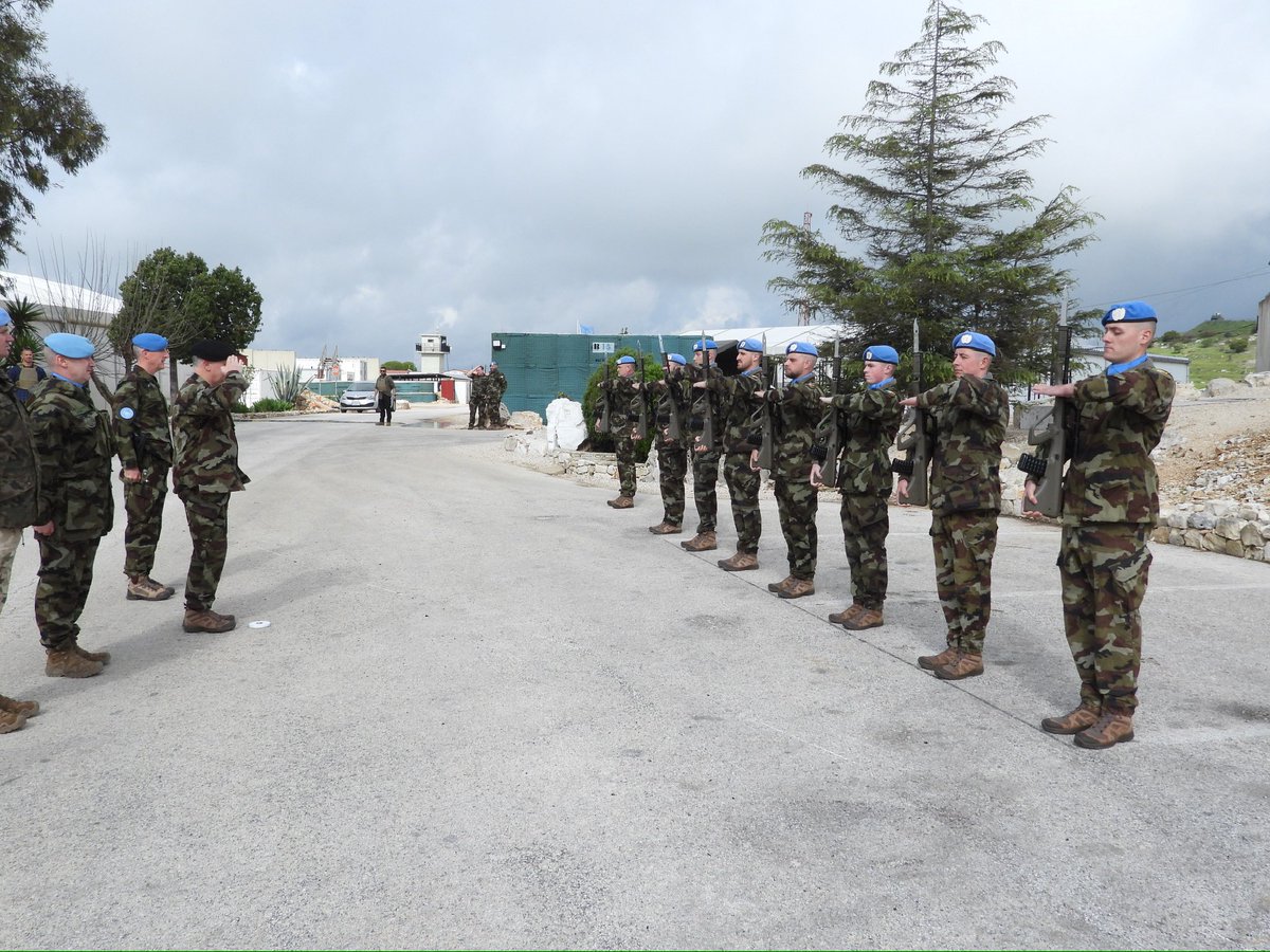 On a recent visit to UNIFIL, Maj Gen Tony McKenna, DCOS(Ops) visited 123 Inf Bn at UNP 2-45 and the two Blue Line Posts, where he met with DF Personnel, received briefings and first-hand accounts of the challenging operational environment.#UNIFIL #Peacekeeper