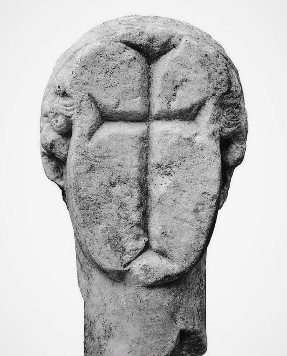 This image goes hard. At one time this was a statue of a Roman goddess displayed in Corinth. The Corinthians chose the Boniface option…cutting off her face, carving a cross into it. 𝕴𝔫 𝔥𝔬𝔠 𝔰𝔦𝔤𝔫𝔬 𝔳𝔦𝔫𝔠𝔢𝔰