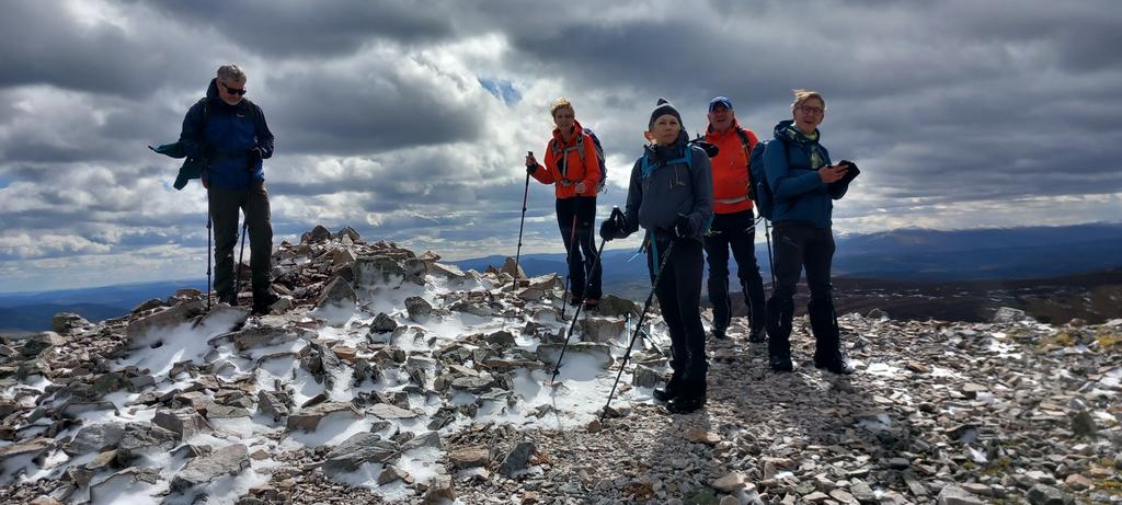 Yesterday we ran the first of our adult community Sumner courses. We did a bike & hike to the Glen Tilt area and ticked Beinn Mheadhonach & Carn a Chlamain, which gave a long walk in the hinterland with great views.