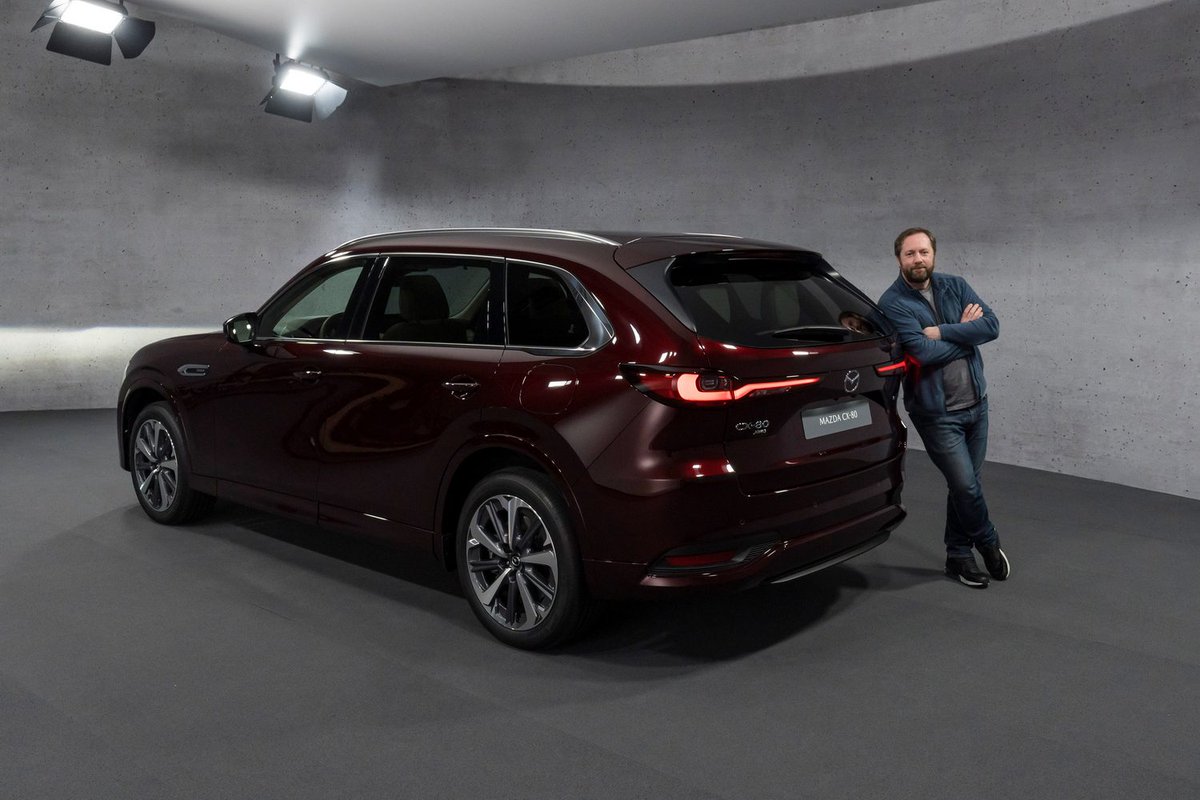 There's our @LordHumphreys now checking out the new Mazda CX-80 seven-seater. Read the full story over on @completecar: completecar.ie