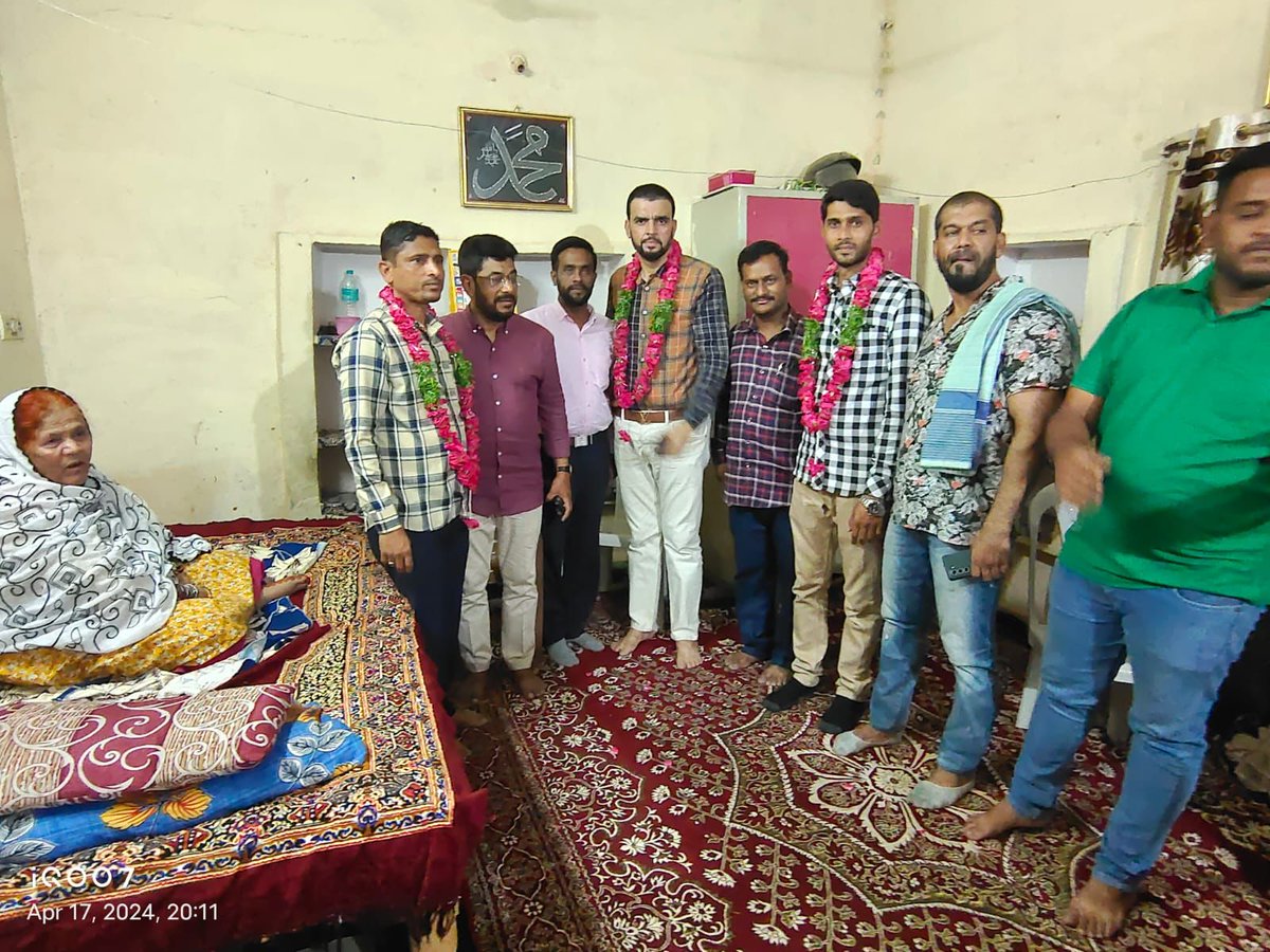 On the Instructions of #AIMIM President Barrister @asadowaisi, I visited the residences of #AIMIM Primary Unit Area President’s Of Rein Bazar Division of #Yakutpura Assembly Constituency along with Yasar Arafath (Yakutpura Election Incharge), Mohammed Wasay (Rein Bazar