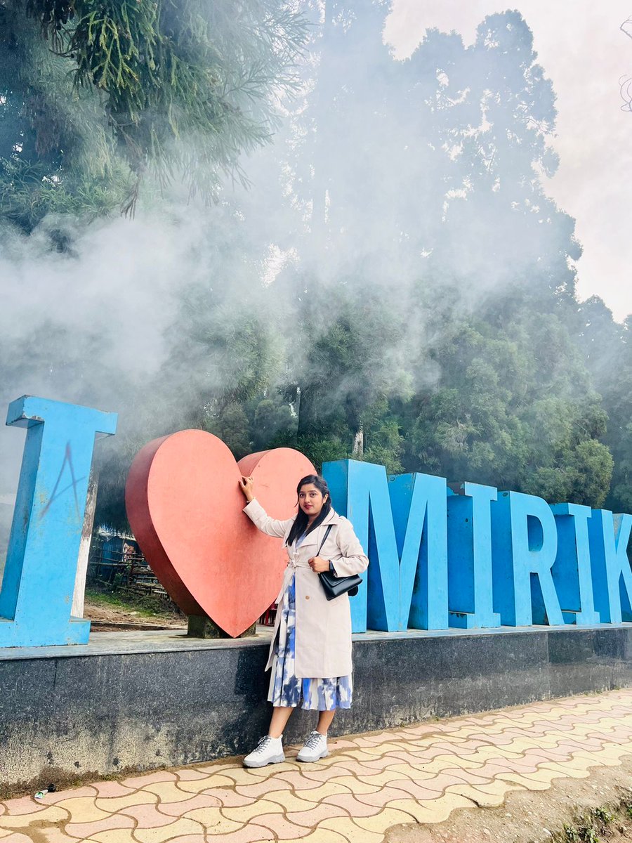 “प्रेमसम्बन्धमा हुनुको अर्थ-

आफू खुशी हुनु,
मुस्कुराइ रहनु र
जीवनमा मीठा सम्झनाहरु बनाइरहनु हो,

जतिखेर पनि दिक्क भैरहनु,
पीडामा रहनु,
चित्त दुखाएर रोइरहनु हैन”Cp