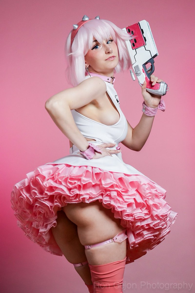 purr after dark✨ tweet media