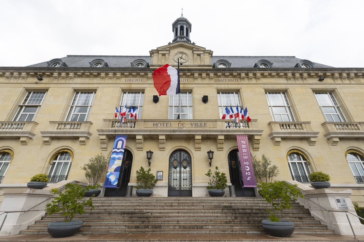 J-100 avant le début des Jeux Olympiques et Paralympiques de Paris 2024. À cette occasion, la Ville d’Aulnay-sous-Bois se met aux couleurs des #JOParis2024. Aulnay est fière de supporter les Jeux de Paris 2024 ! 🔴🟡🟢🔵⚫️⚪️