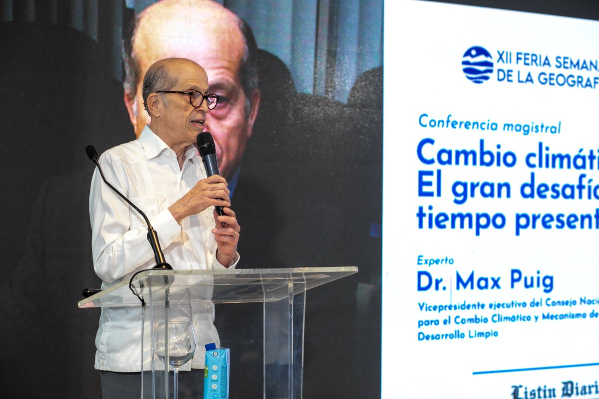 CambioClimaRD's tweet photo. En el acto de inauguración de la XII Feria Semana de la Geografía 2024, el Vicepresidente Ejecutivo de este CNCCMDL @Max_Puig , tuvo a cargo la conferencia “Cambio Climático: El gran desafío del tiempo presente”. https://t.co/329OI7xYWV