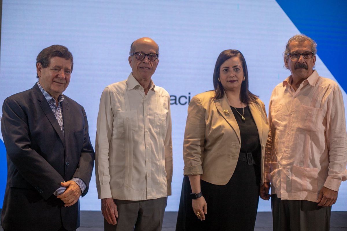 CambioClimaRD's tweet photo. En el acto de inauguración de la XII Feria Semana de la Geografía 2024, el Vicepresidente Ejecutivo de este CNCCMDL @Max_Puig , tuvo a cargo la conferencia “Cambio Climático: El gran desafío del tiempo presente”. https://t.co/329OI7xYWV