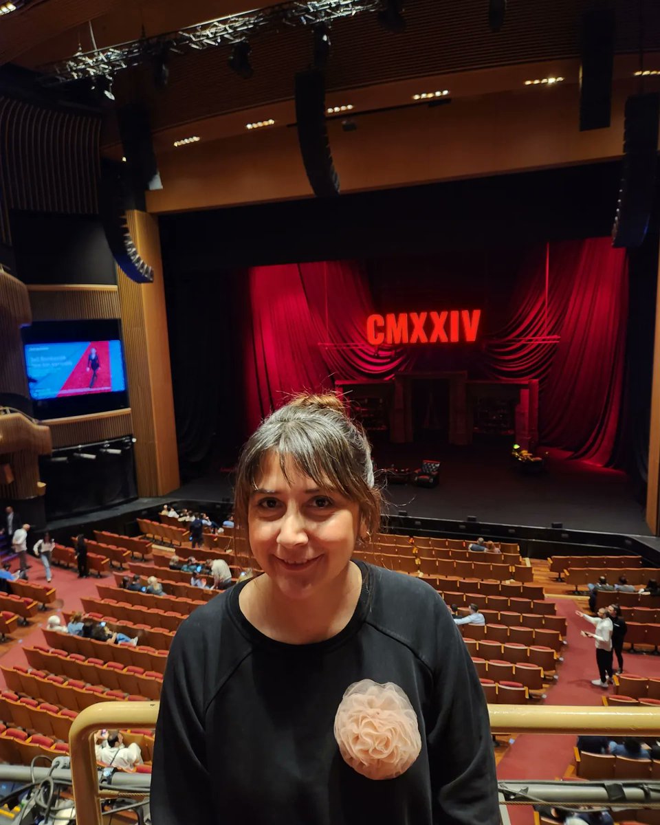 secmegezgin's tweet image. Cem Yılmaz'ın yeni gösterisi CMXXIV her zamanki olduğu gibi yine harikaydı 😍

#cemyılmaz #cmylmz #cmxxıv #seçmegezgin #standup #standupcomedy