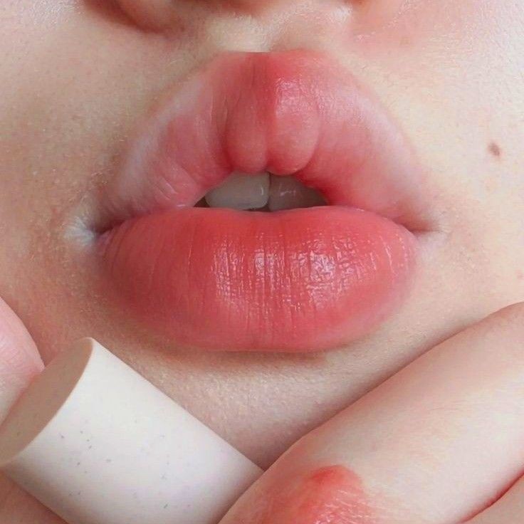 Rekomendasi Lipstik Dengan Warna Natural ~A Thread~