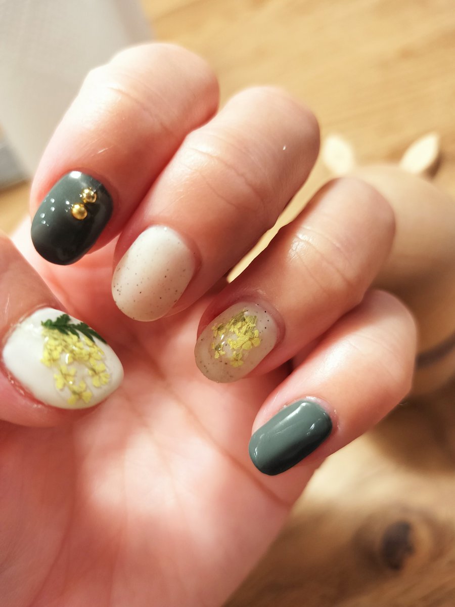o_k_u_r_a2525's tweet image. ミモザネイル練