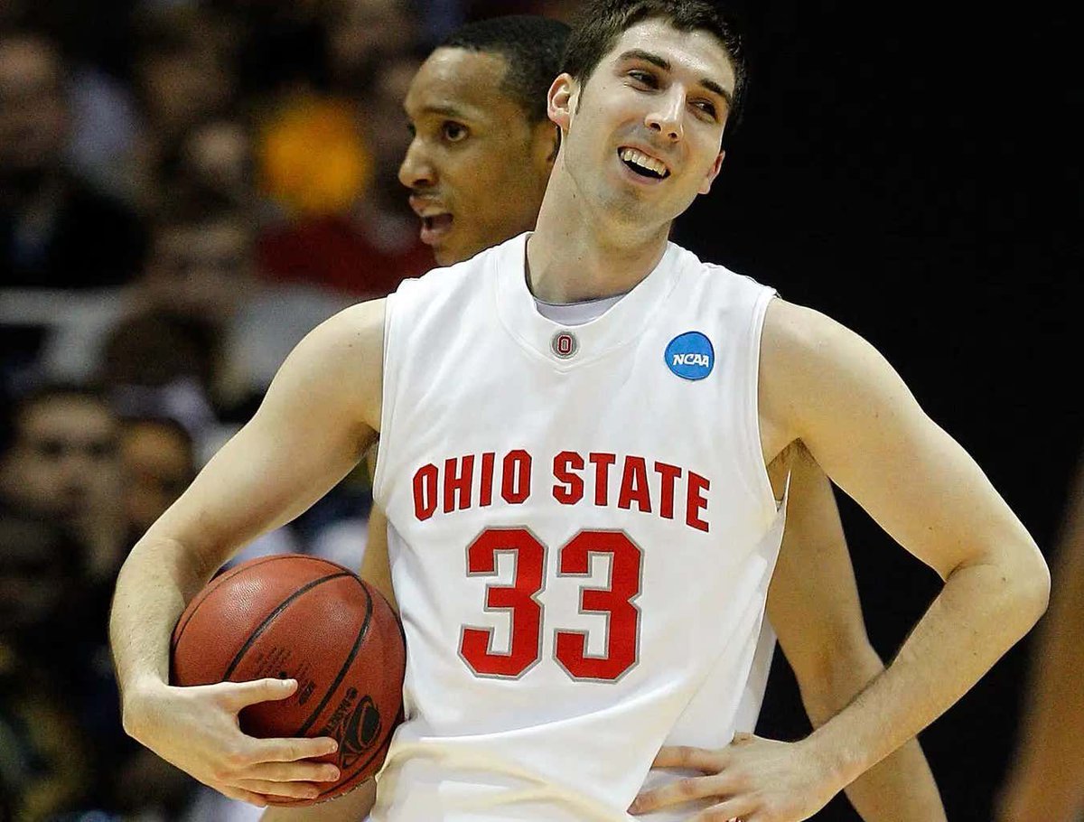 barstoolsports's tweet image. Jake Diebler Should Quit Immediately After The Ohio State HR Department Said It'd Be A FELONY To Hire His Brother Jon (All-Time 3 Point Leader + College Basketball Coach) Due To Nepotism Laws buff.ly/3xHzqp2