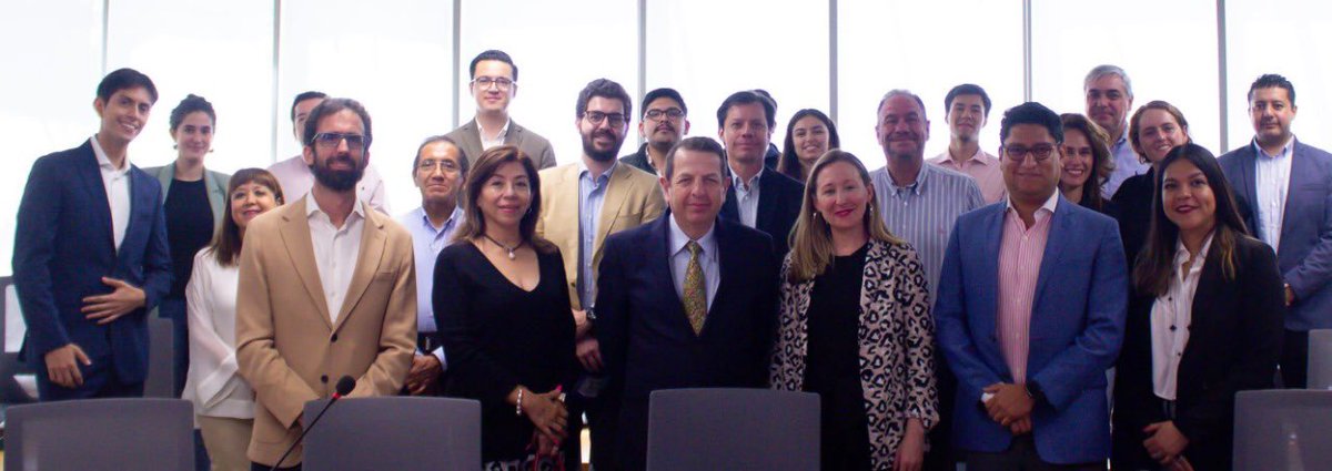 CronistarMx's tweet photo. Gracias @camescommx por la invitación al Clúster de Innovación Industrial Vallejo-I y la firma de colaboración con la Secretaría de Desarrollo Económico de la CDMX. Sigamos fortaleciendo las relaciones entre España y México
#innovacion #mexico #España #desarrolloeconomico https://t.co/hRKjKd3ATy