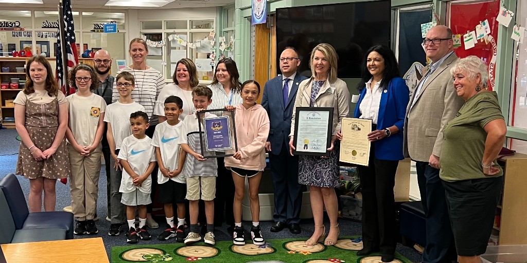 Great to celebrate April's Month of the Military Child today at @HilliardSchools Washington Elementary School. OSBA is proud to partner with @PSLuPiba and @MIC3Compact #MilitaryKids #PurpleStarSchools #K12