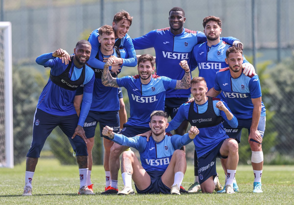 Today’s winning team! Getting ready for Saturday 🥳😁 #TOTOUTARD #BIZHERYERTRABZON 🔵🔴