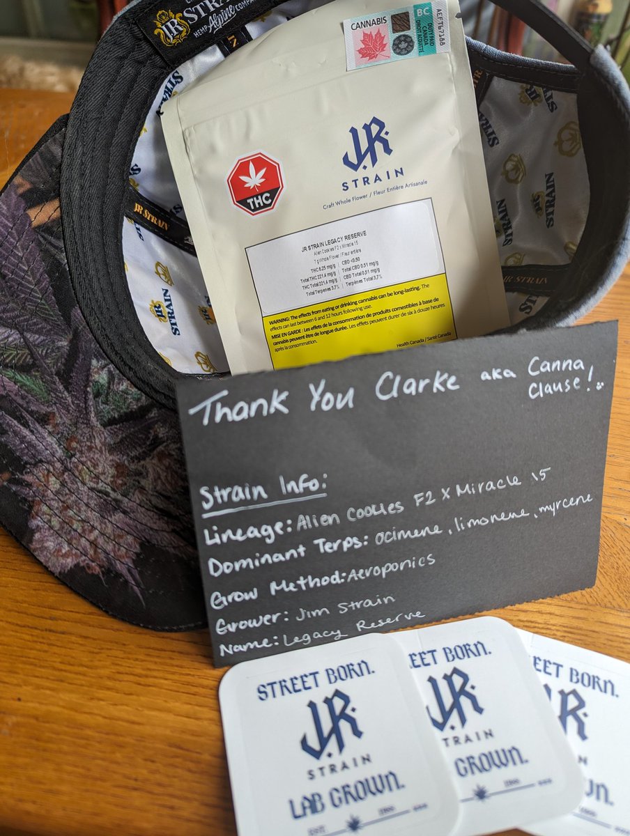 Mail call! I have the privilege of sampling @JRStrain_ newest offering, Legacy Reserve. Still feeling the effects of the wake and bake, so I'll crack this later, make a video and let you know how it is! (It's gonna be 🔥🔥🔥🔥🔥, his stuff always is, just like his hats!) ✌️💚🪴