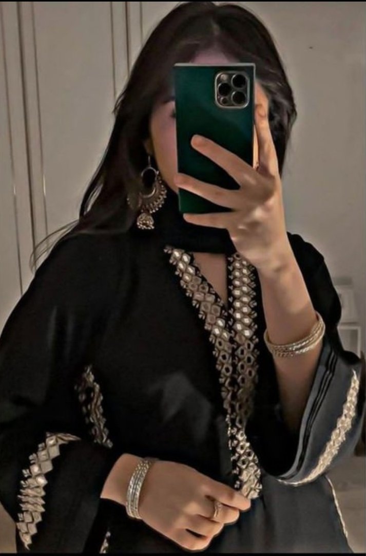 JutTi03's tweet photo. Roz roz back cover Mobile ka change krny sa logon ko lag raha mn boht ameer hon 😂😂😂

#PTI_Folllowers https://t.co/8smKnEcK3f