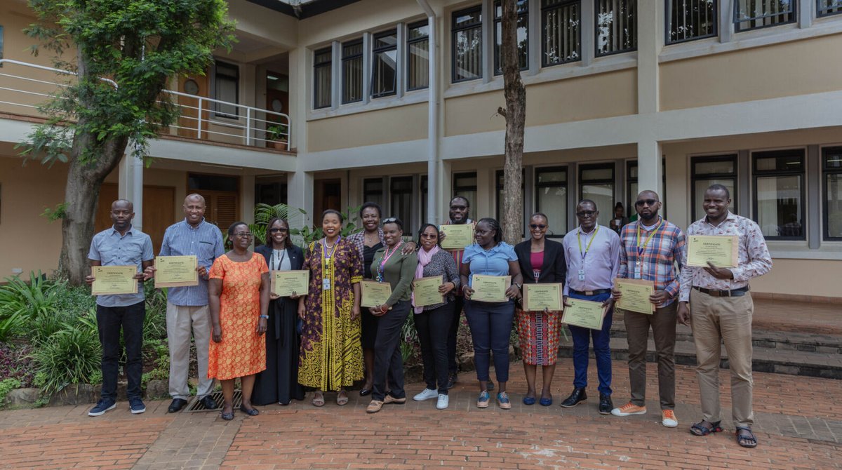 CIFOR_ICRAF's tweet image. At the heart of CIFOR-ICRAF's groundbreaking research on #Trees4Resilience are our incredible staff. 💚
Huge congrats to our supervisors, team leaders, and managers who graduated from the "Building Competence and Confidence in Supervision Training Workshop."👏
#StaffDevelopment