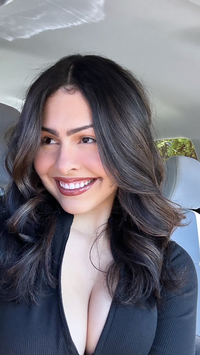 _yoarianna's tweet photo. New hair, who dis?🤪 https://t.co/gErIRiFwTY