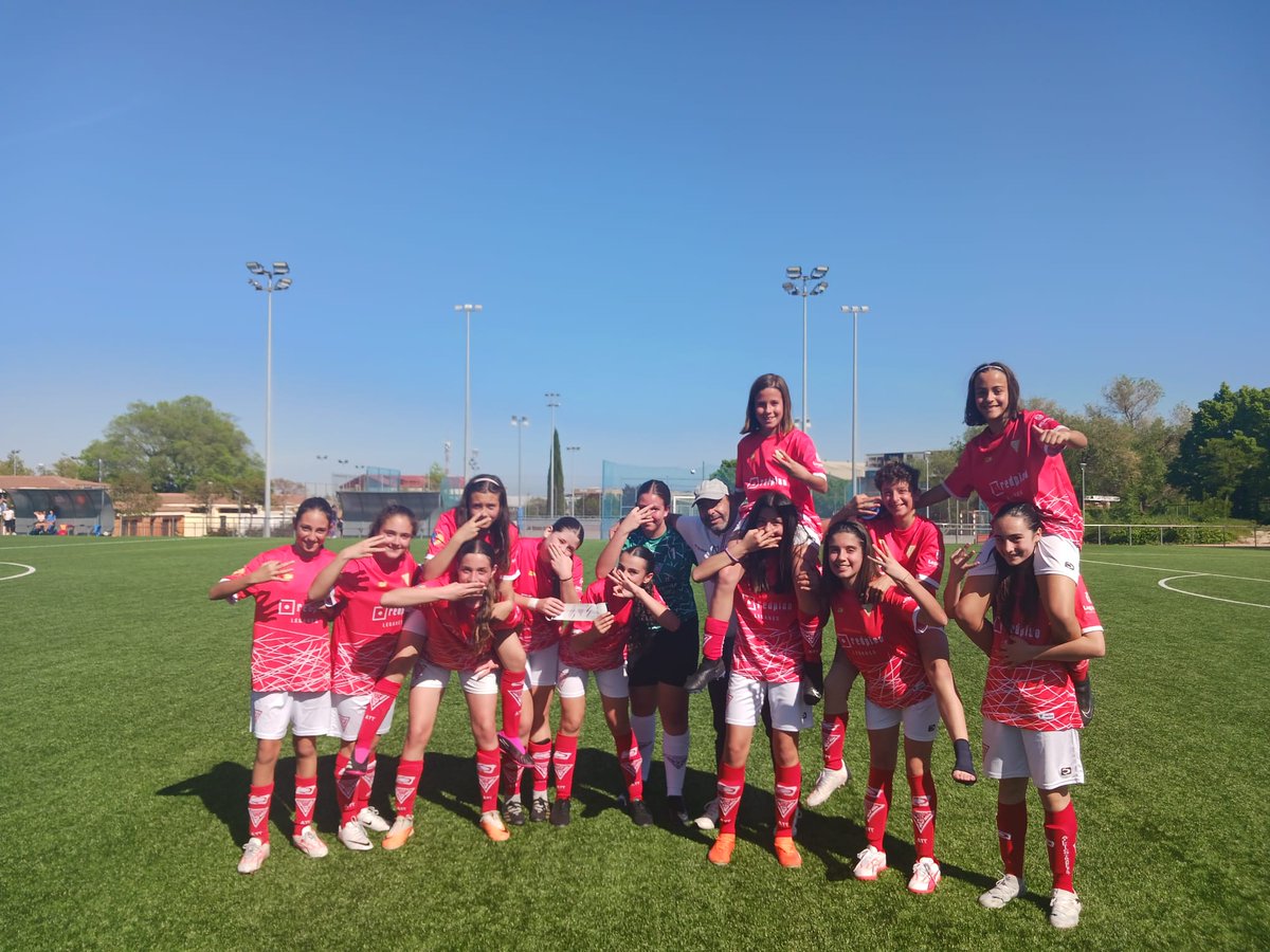 ▶️ Infantil Femenino B

Victoria ante el <a href="/EFCarabanchel/">EF Carabanchel ⚪️🟣⚪️</a> 3️⃣-0️⃣

Partido muy rocoso contra un Carabanchel intenso. Mucho calor. Nuestras chicas salieron muy metidas en el partido sin dar opción al rival.

🏆 A un solo punto de ser campeonas. ¡Ídolas!

#TodoAlRojo #VamosTrabenco
