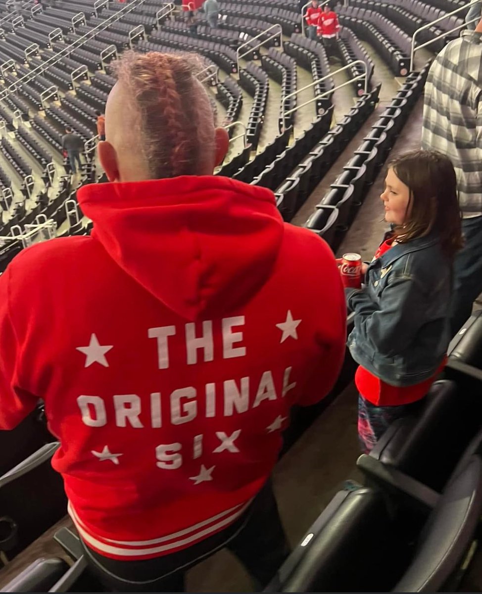 Geomarkley's tweet photo. @DarrenMcCarty4  thank you for connecting with my kid for a couple of minutes during last Saturday’s ticket event at LCA.  She is still talking about it! https://t.co/ZBrhQdZDdL