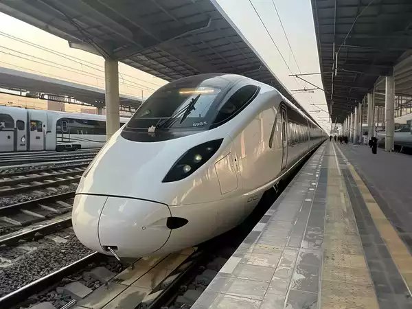This is Amazing! 😍
India is developing a home-built bullet train exceeding 250 kmph,  technology by ICF, Chennai. 
The project integrates Indian tech and domestic manufacturing. 

#TechNews #Stufflistingarmy #stylesquad  #Techellatea #IndianRailways