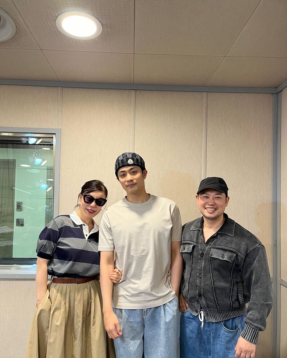 Bangsunghoon3's tweet photo. 오랜만에 방송국에 나간다 https://t.co/809ieLZ2wn